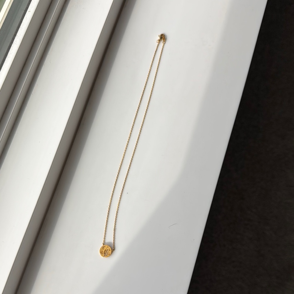 Gold Pendant Necklace